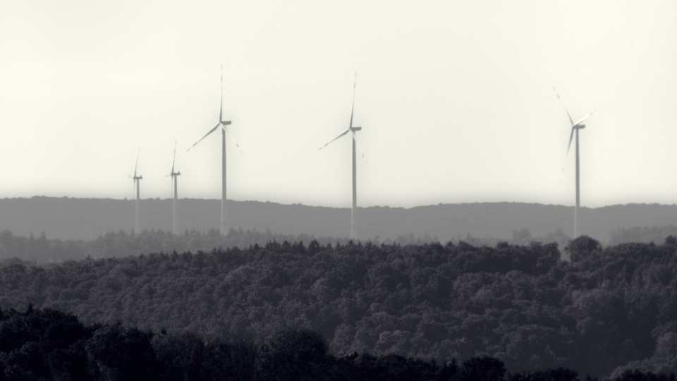 Wind Turbines - ID 011931