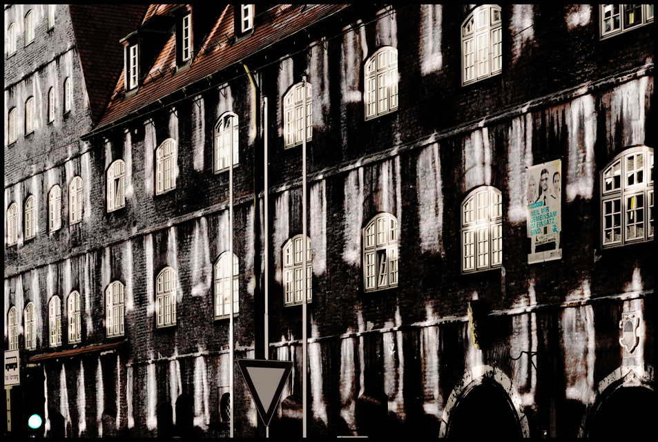 Refexions on Neuer Bau I - ID 011951