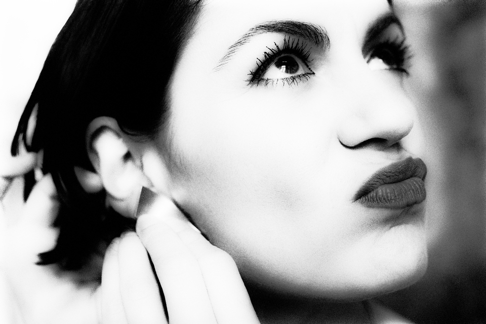 Adding Earring I - ID 012081