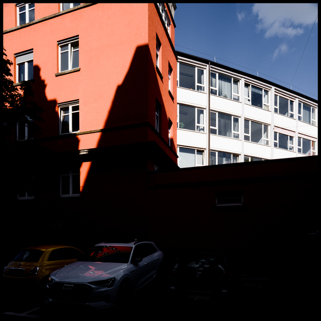 Orange Shadow Play II - ID 012129