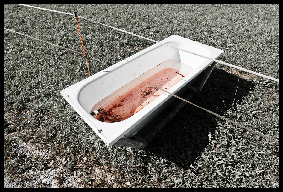 Bathtub Crossing Frontier - ID 012172