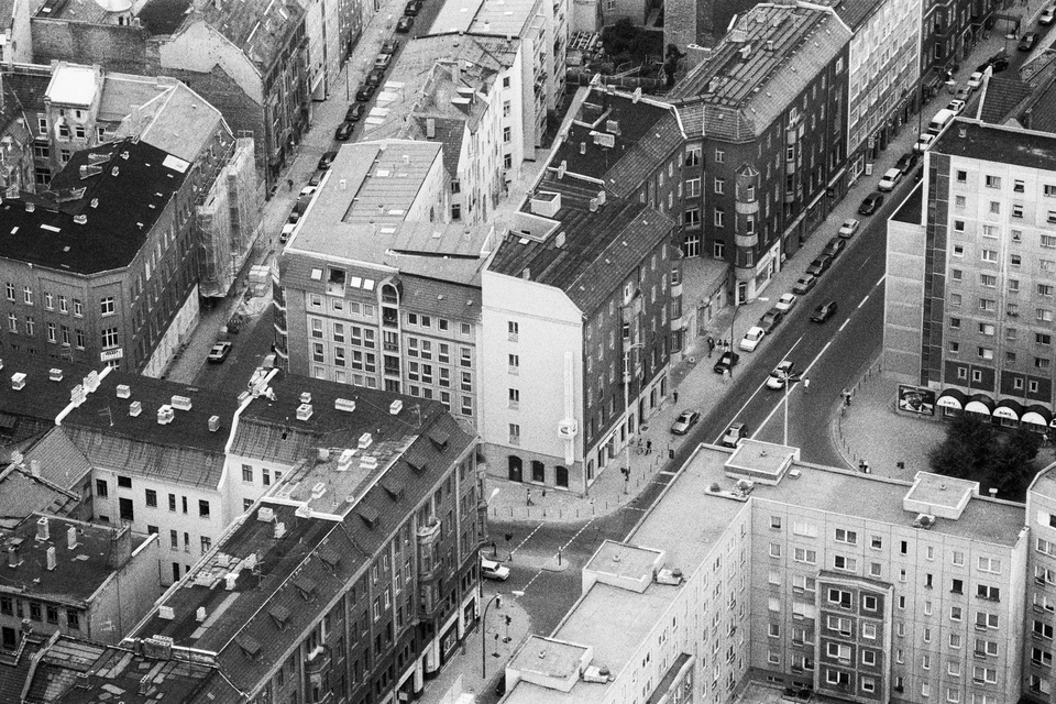 Television Tower VI - ID 012202