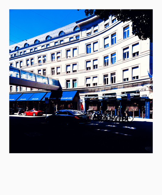 Red Car and Blue - ID 012309