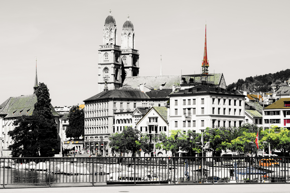 Grossmuenster from the Lake - ID 012387