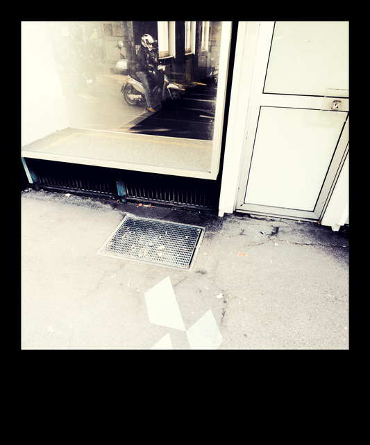 Street Reflexion III - ID 012407