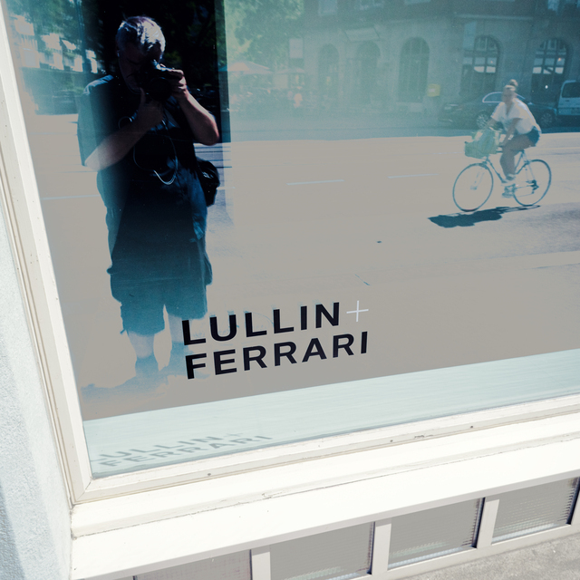 Summer in Mirror - ID 012513