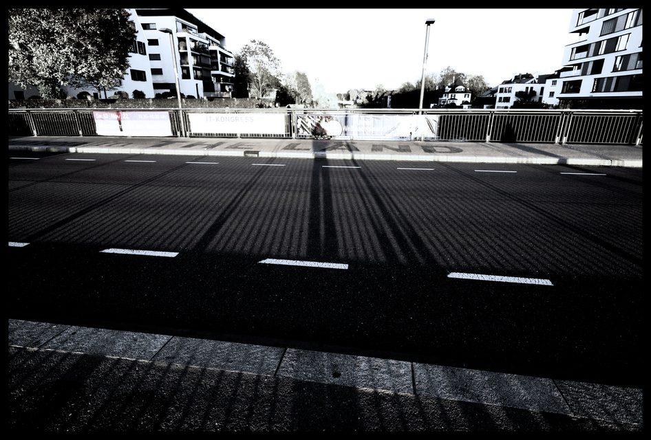 Shadow over Bridge - ID 012764