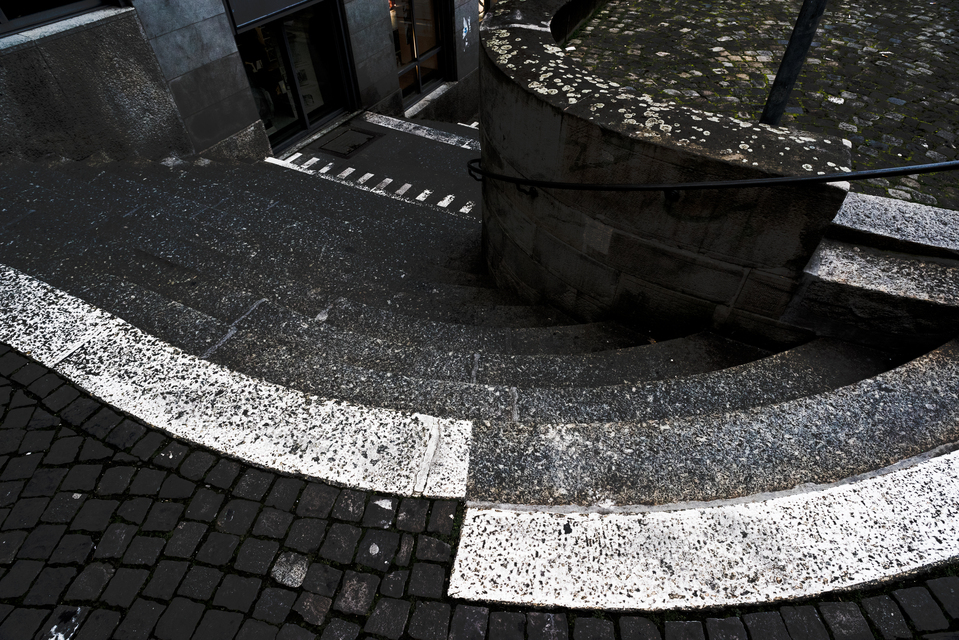 Stairs behind Grossmünster I - ID 012799