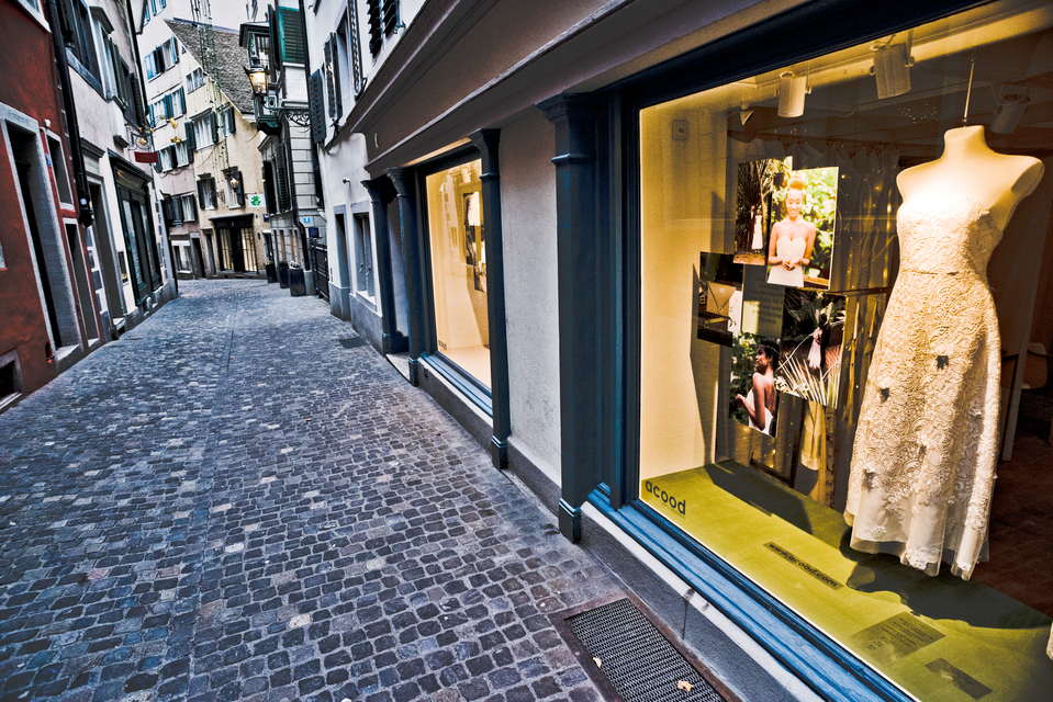 Waiting for First Customer II - ID 012829