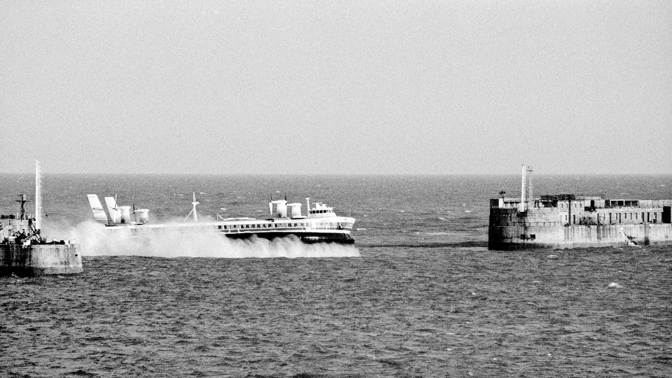 Hovercraft - ID 012904