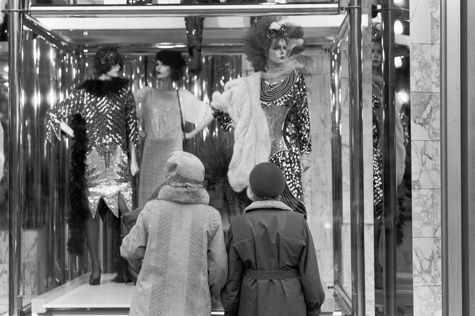 Two Generations - ID 012914