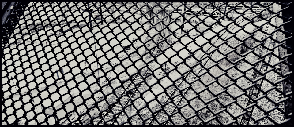 Behind the Grid - ID 012958