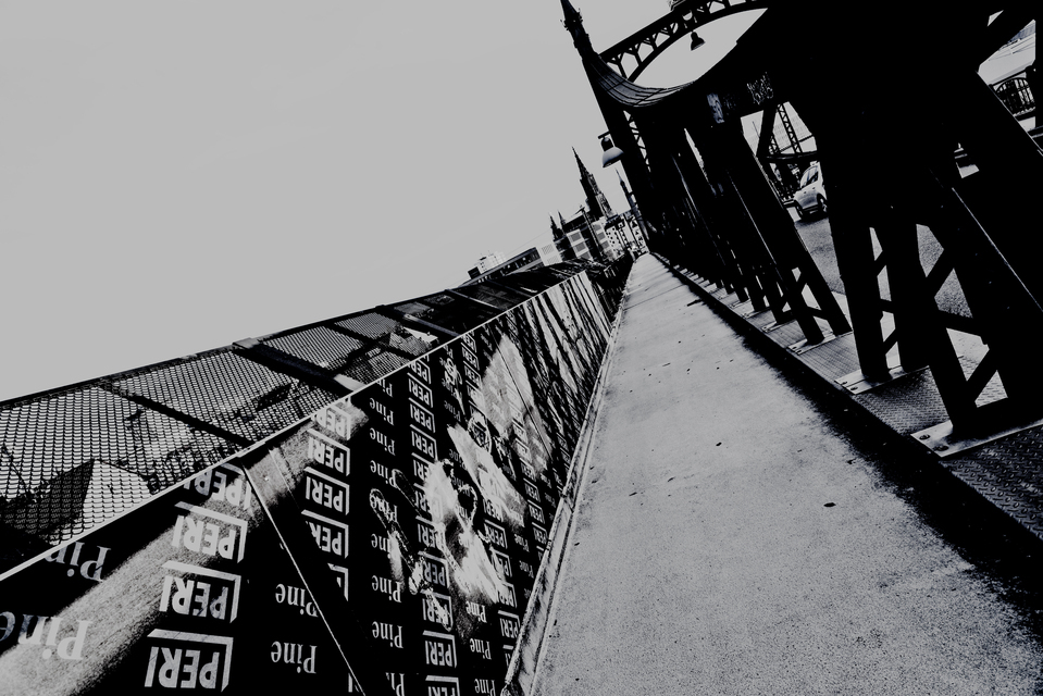 Over the Bridge - ID 012959