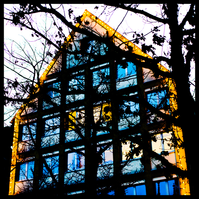 House Opposite to the Minster II - ID 012989