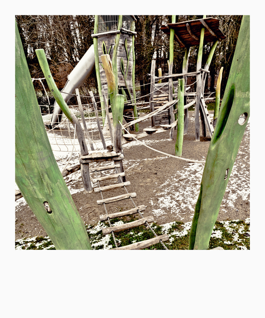 Playground in Winter III - ID 013074