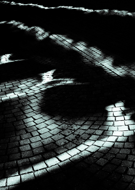 Lightplay on Cobbles VII - ID 013252