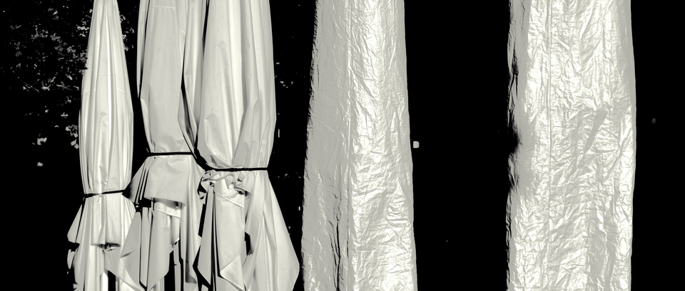 5 Umbrellas II - ID 013287