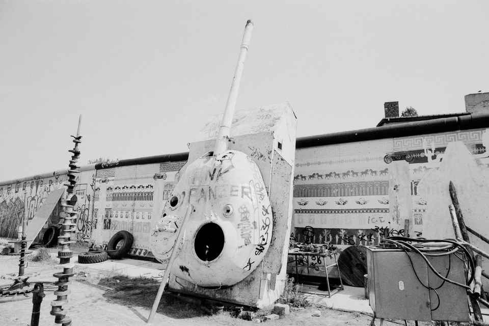 Tank on the Potsdamer Platz I - ID 013329