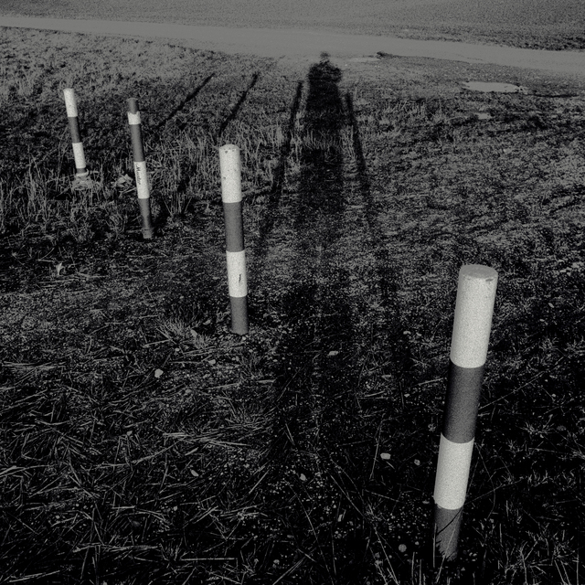 Between Barrier - ID 013435