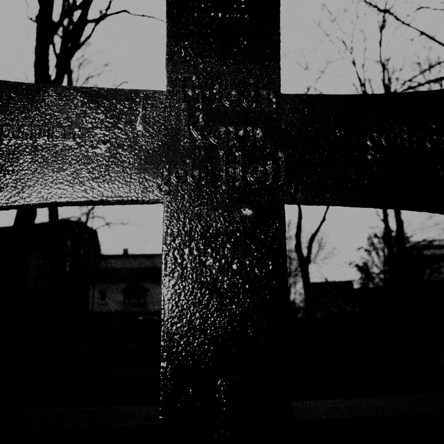 One Crosses II - ID 013447