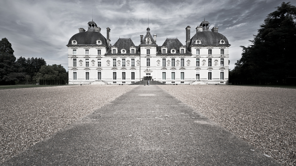 Up to the Castle II - ID 013555