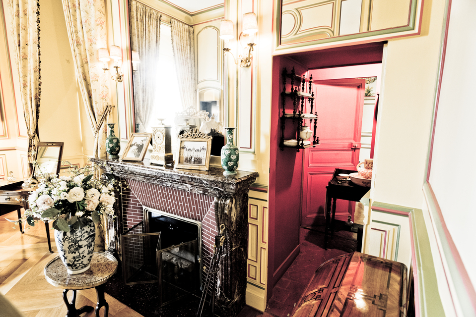 Lady's Room III - ID 013559