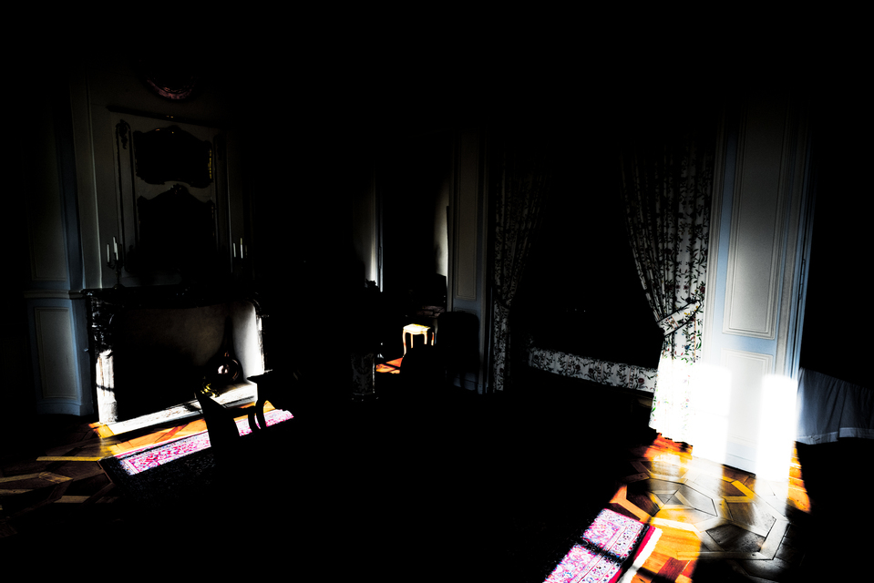 Sunshine through the Windows III - ID 013787