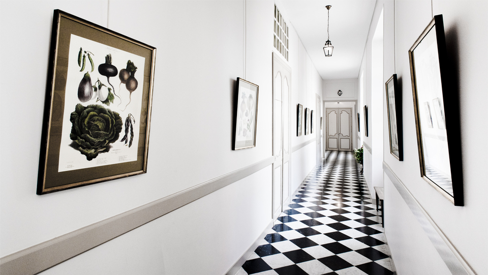 Checkerboard Corridor - ID 013789