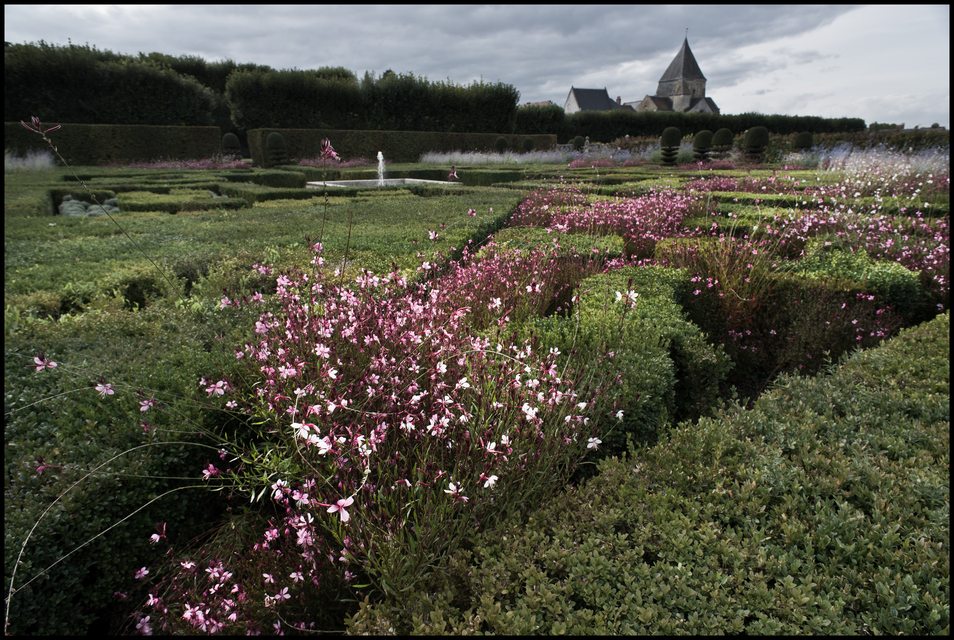 Castle Garden III - ID 013794