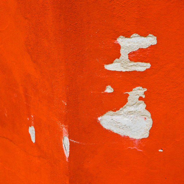 Damaged Red - ID 013985