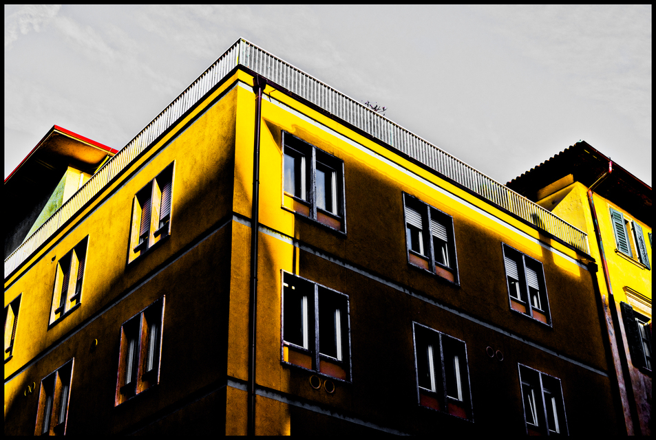 The Last Light over Italian City - ID 014122