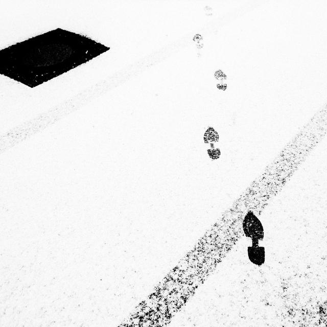 Footsteps on Snow I - ID 014383