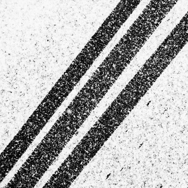 Wheeltraces on Snow II - ID 014387